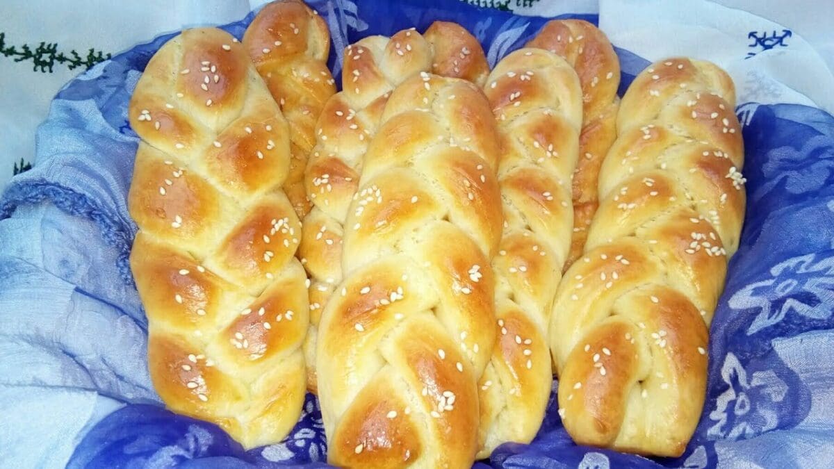 طريقة عمل خبز الضفيرة