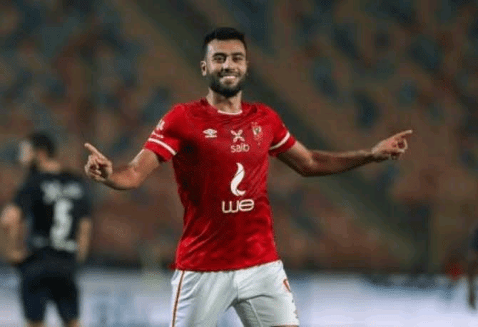 حسام حسن إلى سموحة بشكل رسمي