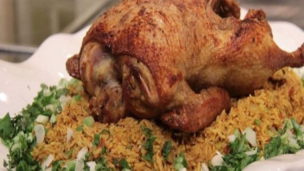 بطة على كمية من الأرز