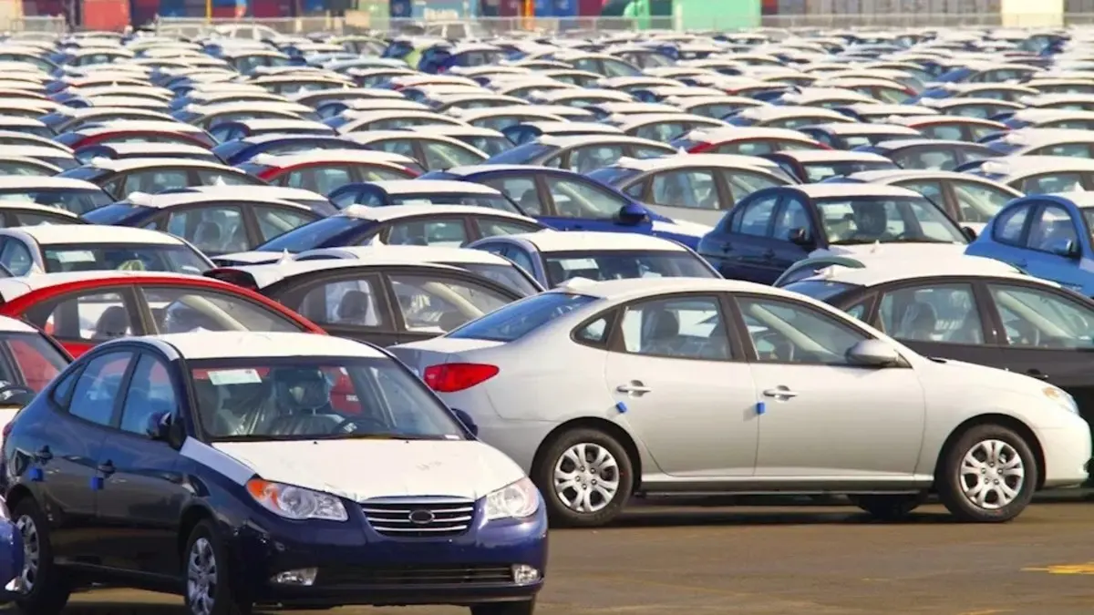 بعد تفعيل المبادرة والإفراج عن 2400 سيارة| تفاصيل وشروط استيراد سيارات المصريين بالخارج