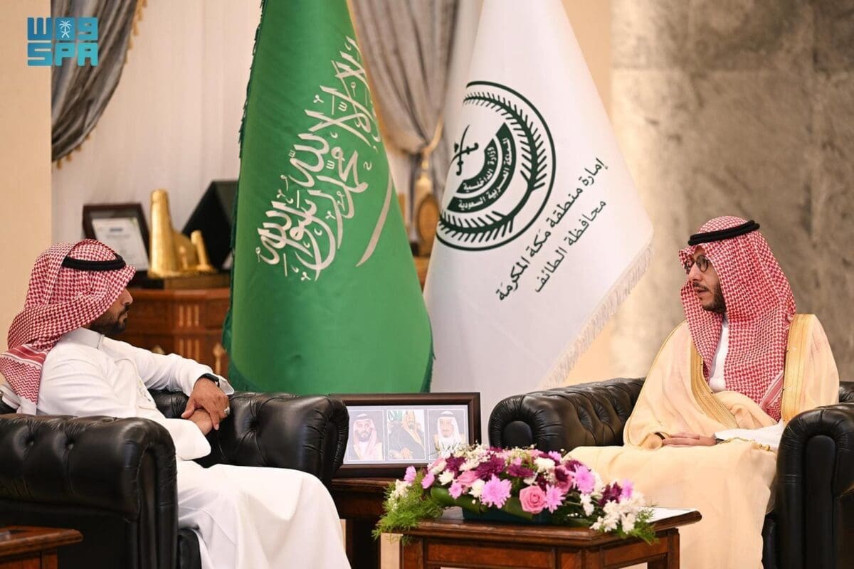 محافظ الطائف و مدير مكتب شؤون الإسكان