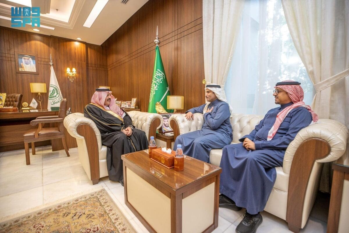 أمير حائل والرئيس التنفيذي لبرنامج تطوير الصناعة الوطنية