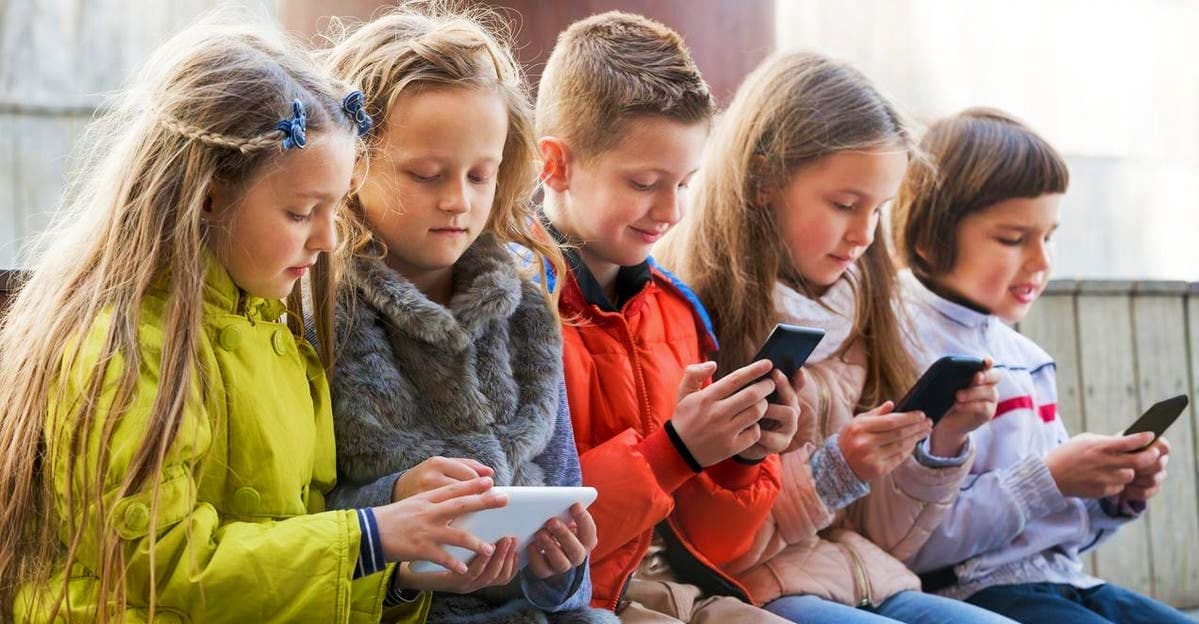 اتهامات موجهة إلى شركة ميتا بدفع الأطفال إلى الإدمان