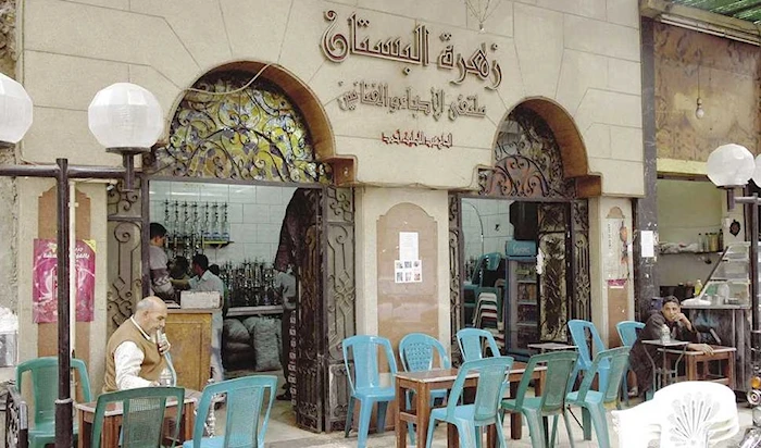مقاهي تاريخية في وسط البلد بالقاهرة - مقهى زهرة البستان