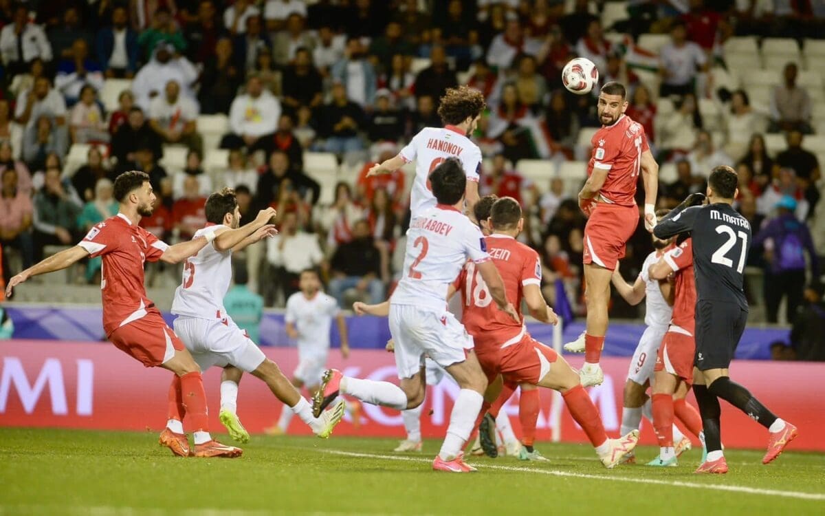 من لقاء لبنان وطاجيكستان - مصدر الصورة: حساب الاتحاد اللبناني على تويتر