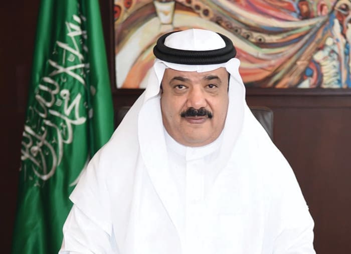 عبدالله الفوزان يغرد دفاعا عن بلاده