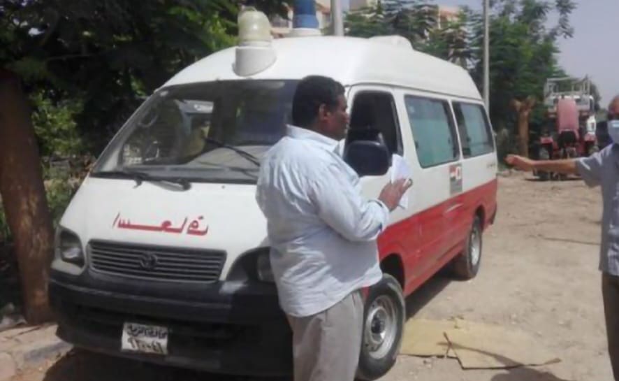 نقل جثمان الفتاه وصاحب الشركة إلي المستشفي
