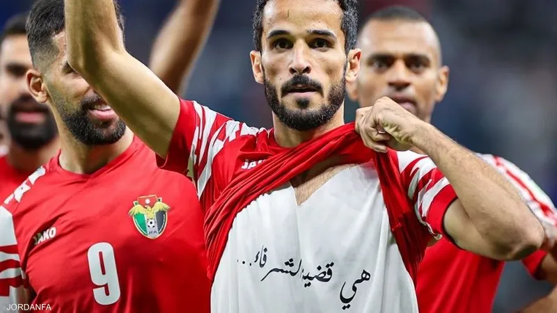 قرار صادم من الاتحاد الآسيوي لكرة القدم ضد مهاجم الأردن بسبب "قضية الشرفاء"