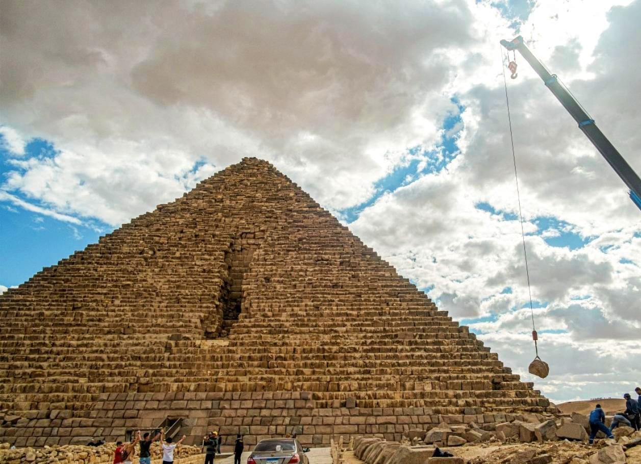 مصر تعلن وقف مشروع مثير للجدل لترميم هرم الأصغر