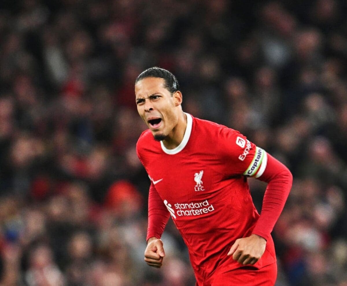 ليفربول يقلب الطاولة ويكتسح لوتون تاون بأربعة أهداف مقابل هدف