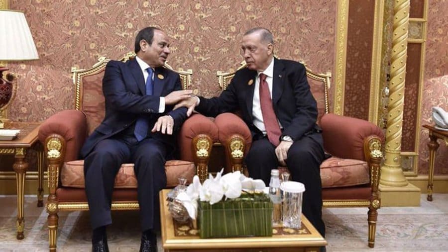 لأول مرة منذ تولي السيسي الرئيس التركي أردوغان يصل القاهرة اليوم بعد قطيعة 11 عام لمناقشة وقف إطلاق النار في غزة 