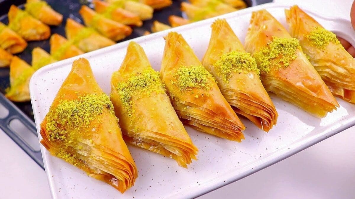 طريقة عمل عجينة الجلاش في البيت