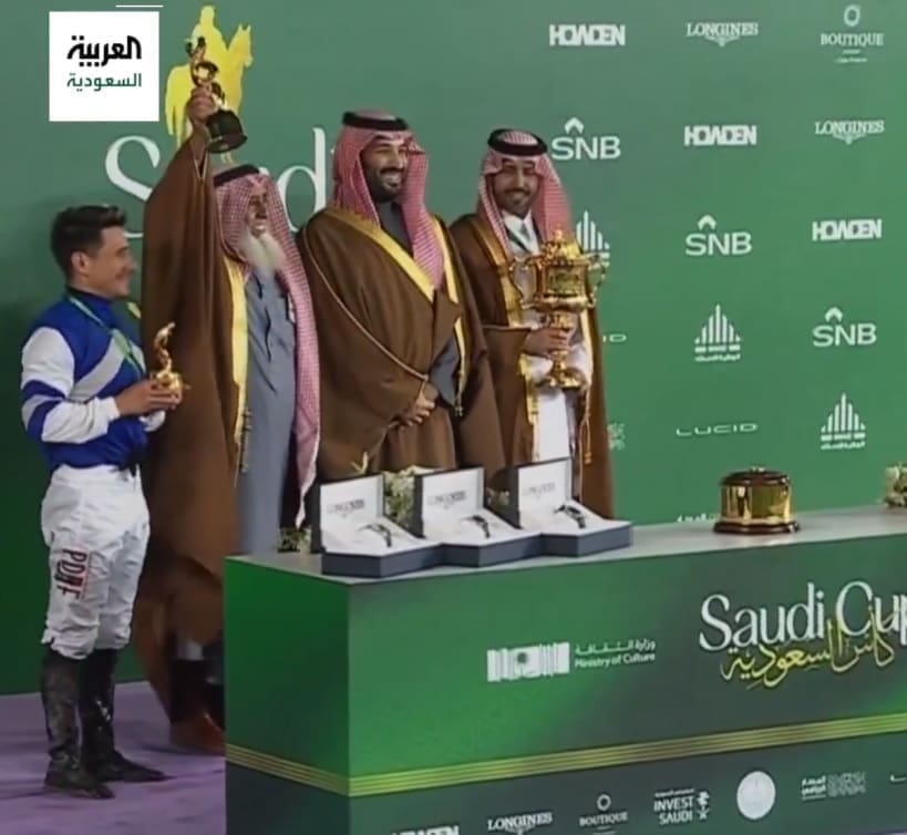 بالفيديو: ولي العهد يتوج شرف الحريري مالك الجواد "سنيور بوسكادور" بـ "كأس السعودية 2024"