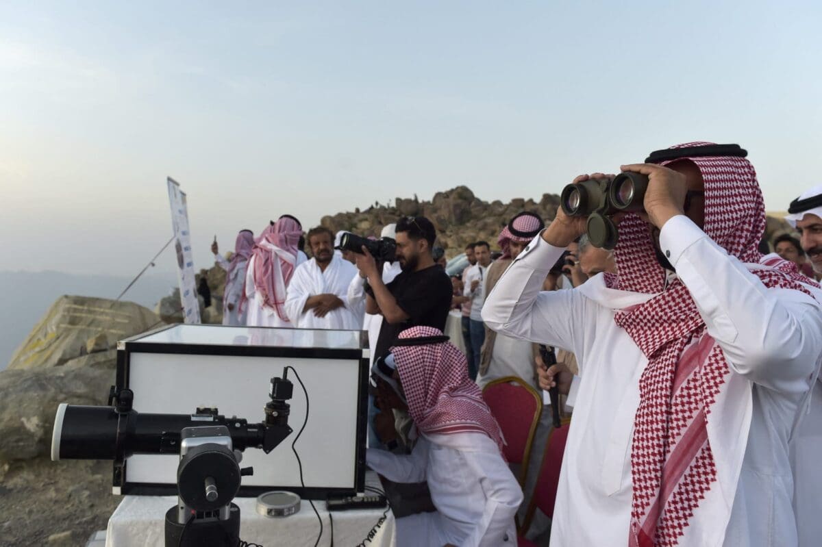 الزعاق يعلن موعد أول أيام شهر رمضان ونهايته وموعد عيد الفطر في السعودية