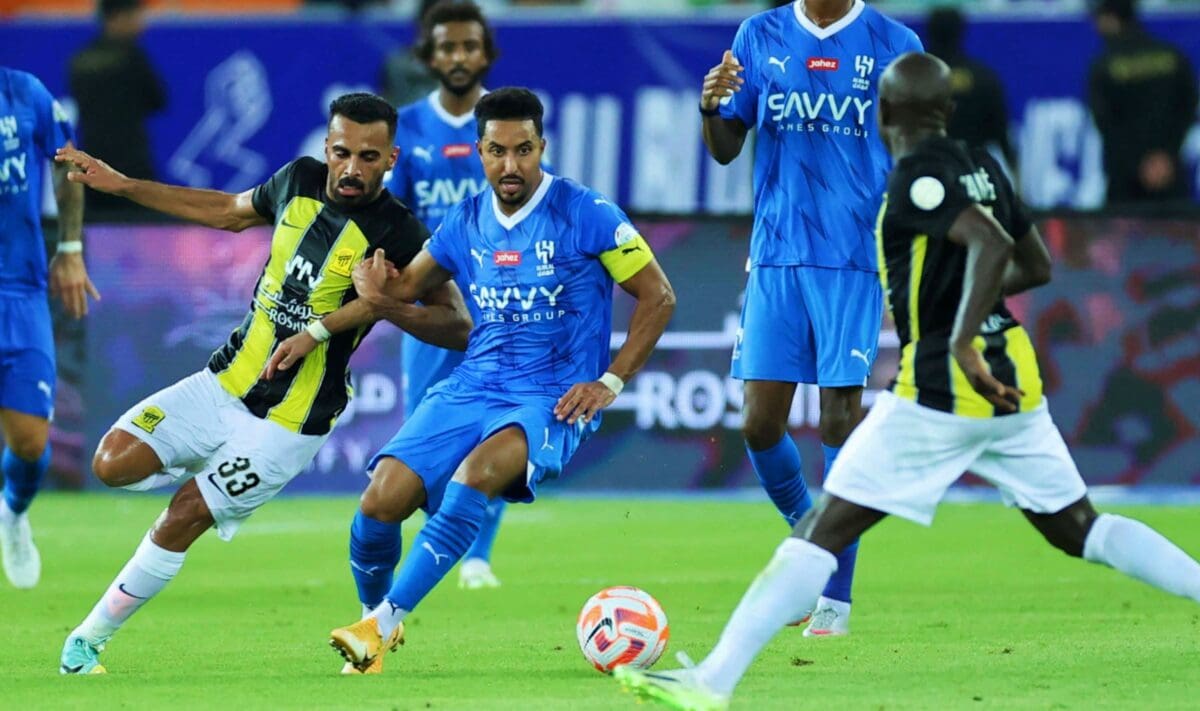 مباراة مرتقبة بين الهلال والاتحاد