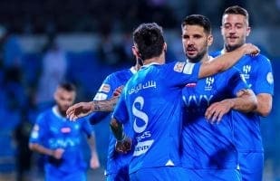 نجم الهلال السعودي يتفاعل بإعجاب مع خسارة النصر أمام العين في دوري أبطال آسيا