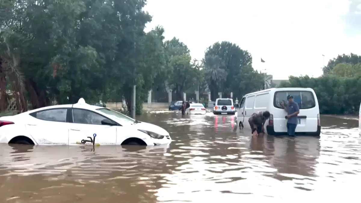 الوطني للأرصاد يحذر من أمطار غزيرة ورياح وأتربة مثارة على 8 مناطق بالمملكة اليوم الأربعاء
