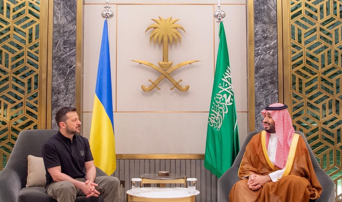ولي العهد السعودي يلتقي زيلينسكي