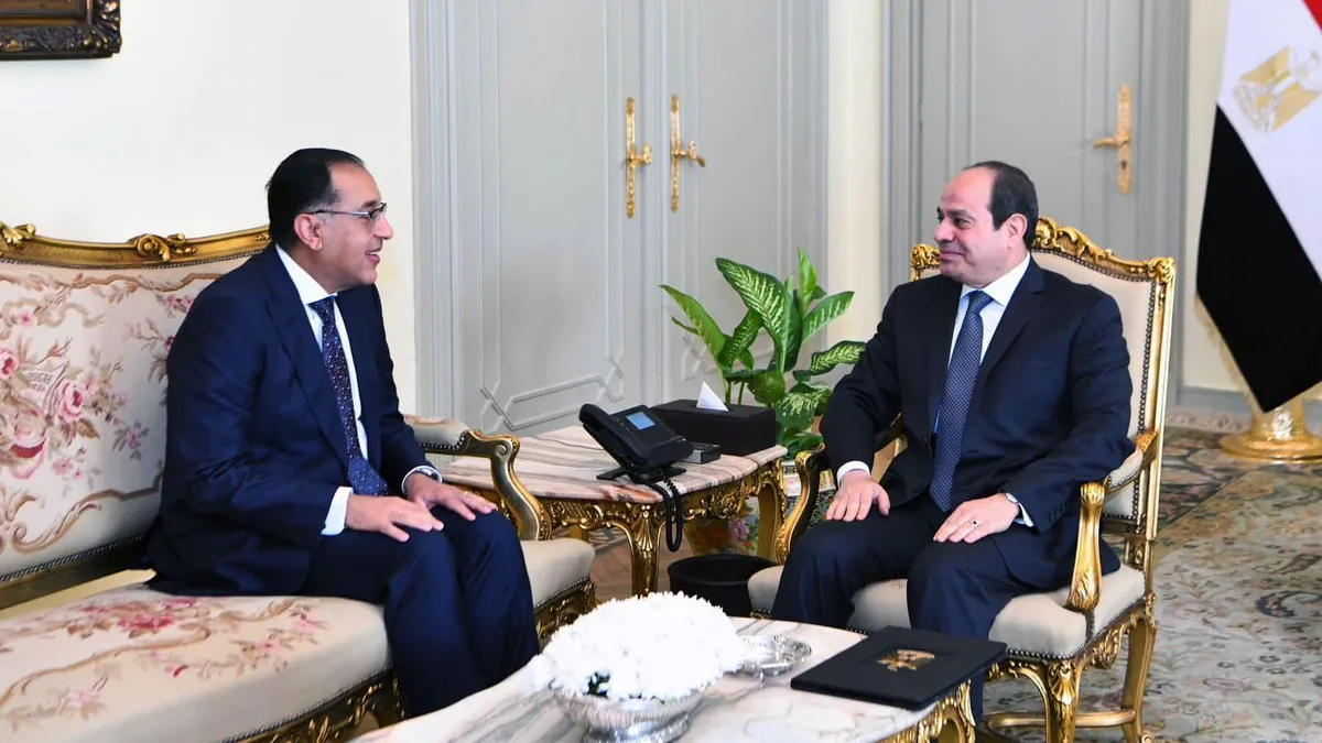 عاجل: الرئيس المصري يكلف رئيس الوزراء بتشكيل حكومة جديدة