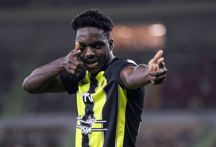 طلال حاجي موهبة الاتحاد السعودي يشعل المنافسة بين رباعي أوروبي