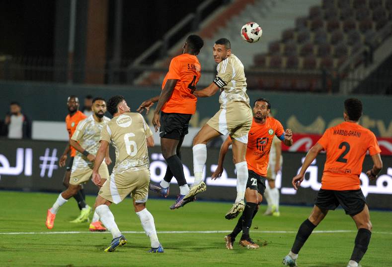"الأهلي يستهلك نقاطه في التعادل السلبي أمام البنك .. ويمنح فرصة جديدة لمنافسيه