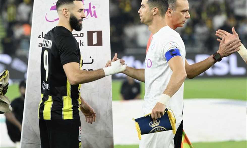 "صراع النجوم: بنزيمة جاهز لـ رونالدو خلال مواجهه كلاسيكو الدوري السعودي