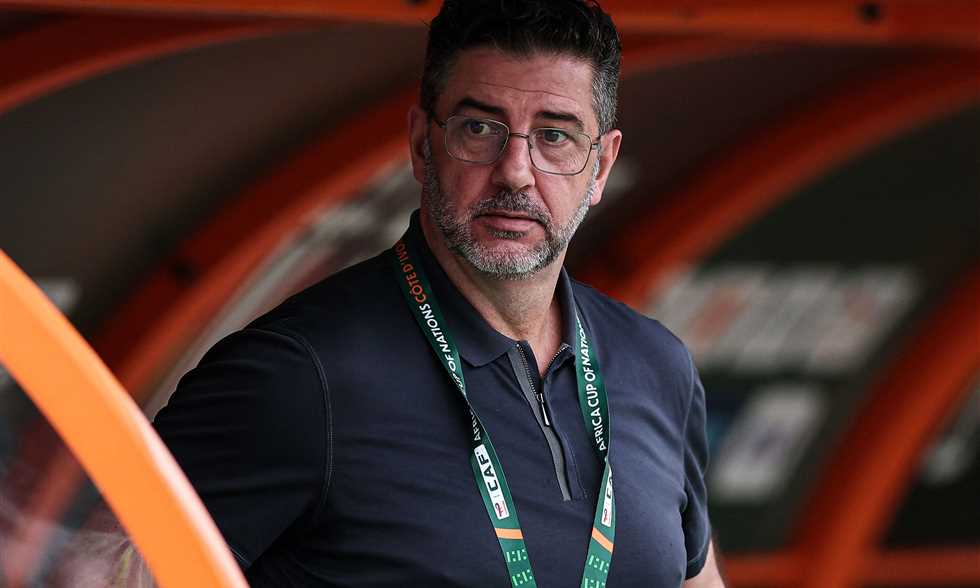 روي فيتوريا يقترب من تدريب الشباب السعودي