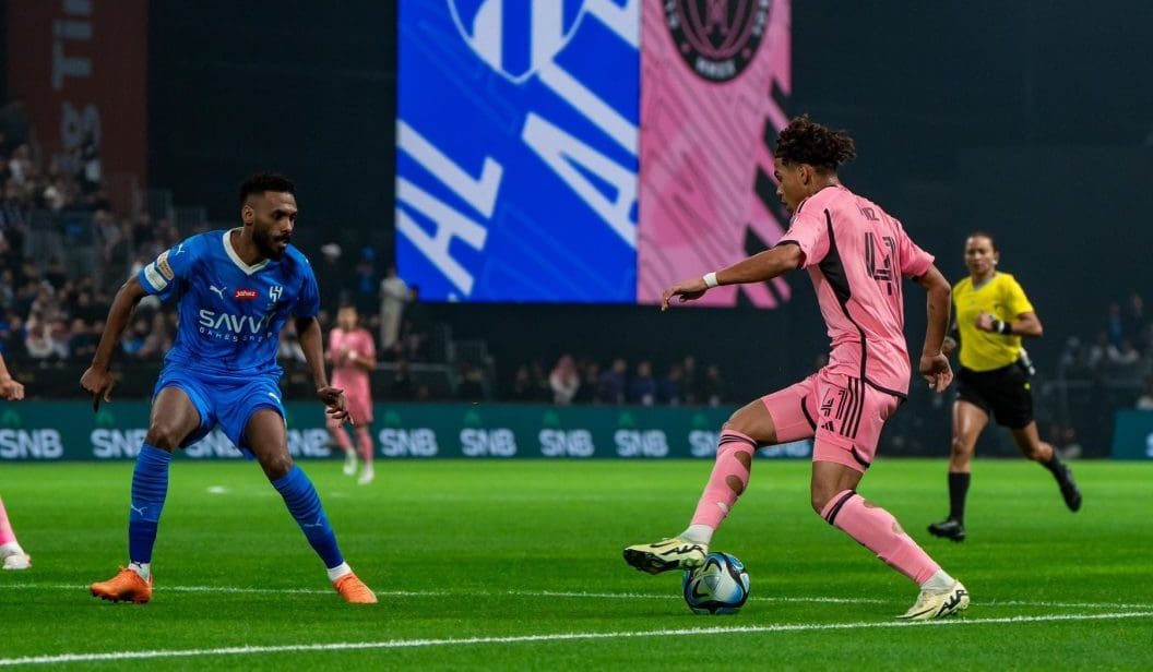 منافسة بين الهلال السعودي وإنتر ميامي على جوهرة برشلونة