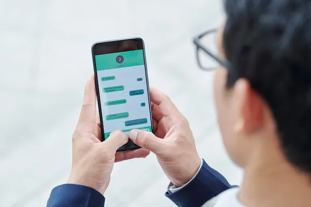 واتساب تفاجئ المستخدمين بدمج ChatGPT بميزات جديدة دعم الصور والملاحظات الصوتية لتجربة تواصل أكثر ذكاءً!3