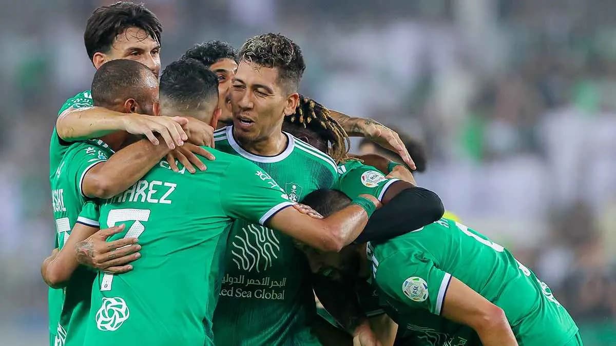 آرسنال يخطط لضم نجم الأهلي السعودي
