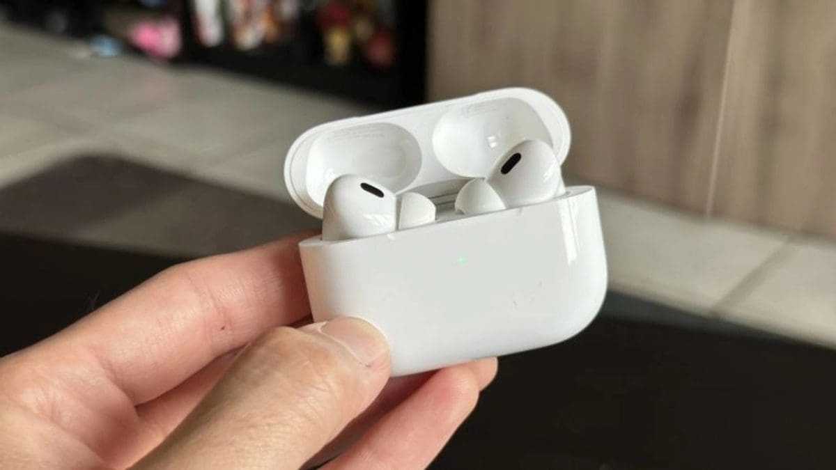 أخبار سارة من آبل حول سماعات AirPods المزودة بكاميرات.. فماذا ستقدم؟