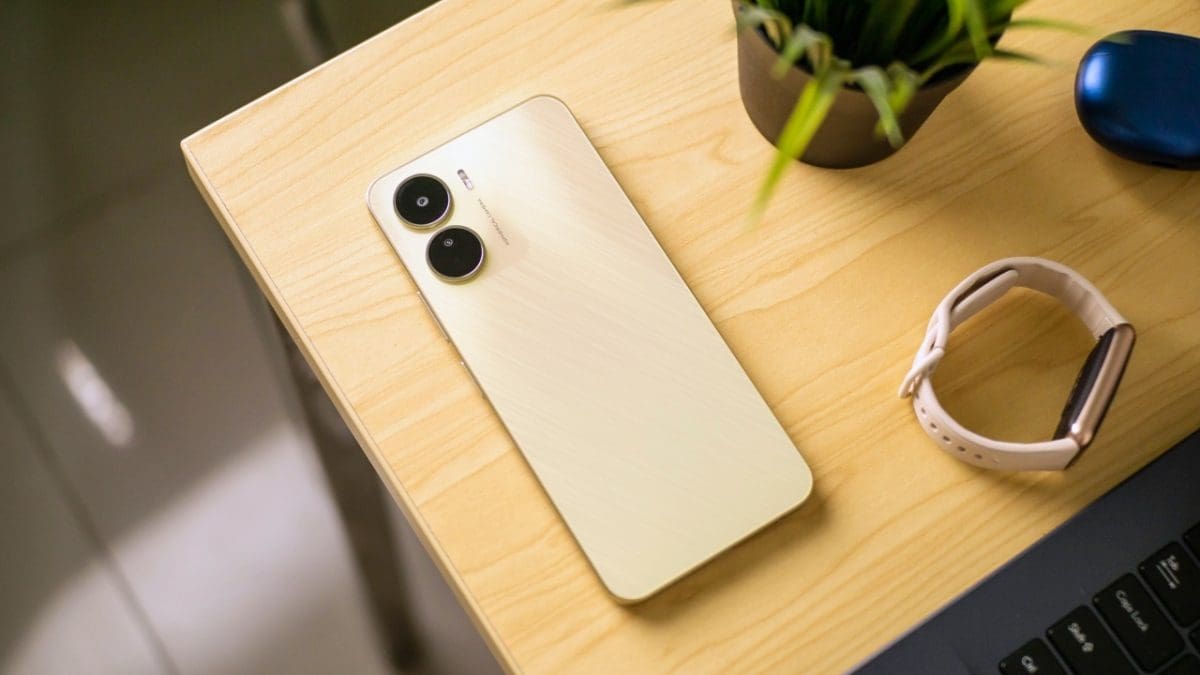 بدأ العد التنازلي لهاتف vivo Y300i.. المميزات والسعر وتاريخ الإصدار