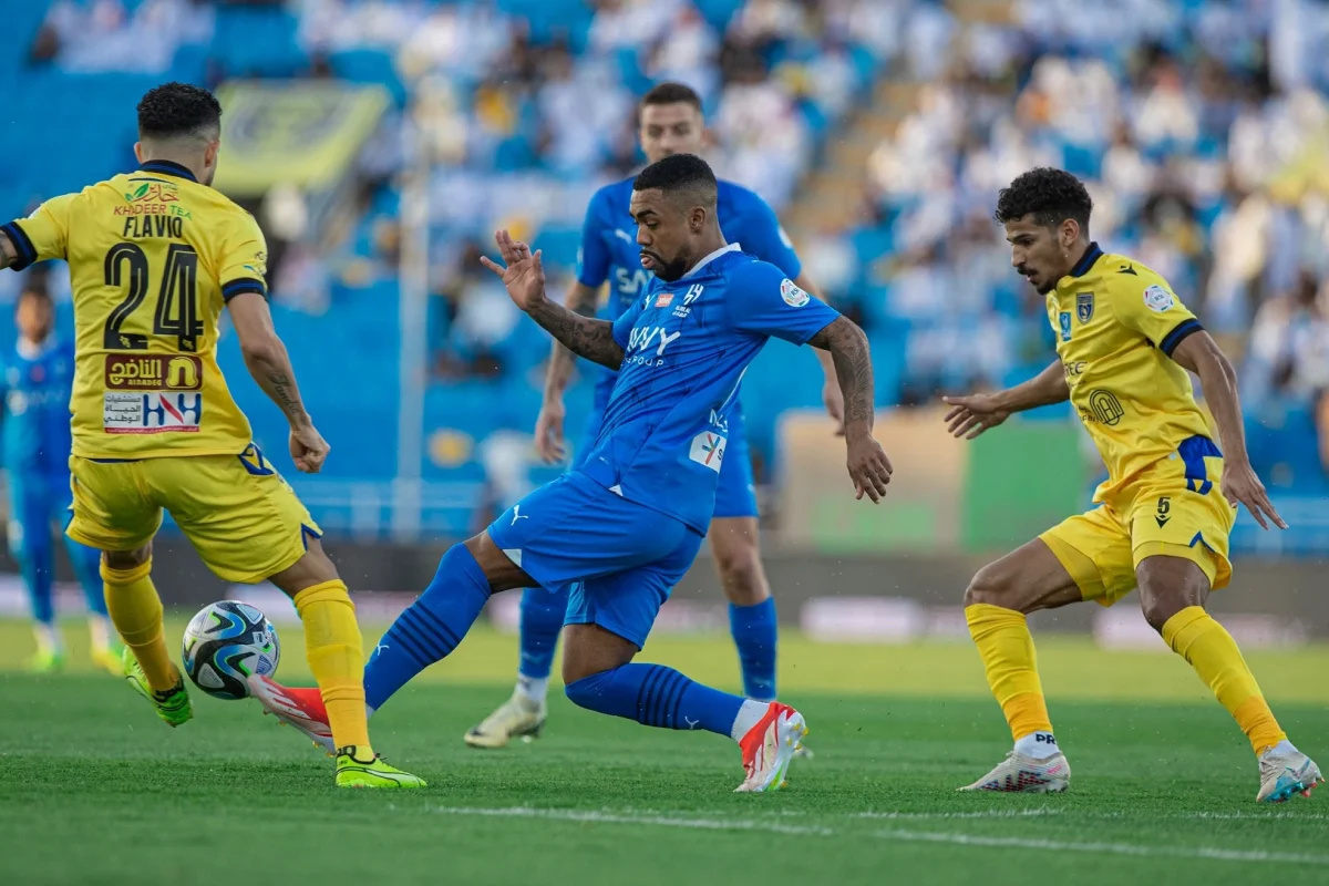  التعاون ضد الهلال