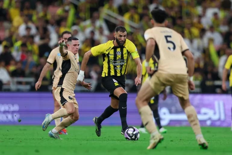 معلق مباراة الاتحاد ضد الشباب