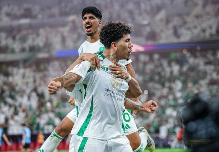 فيرمينو لاعب الأهلي السعودي