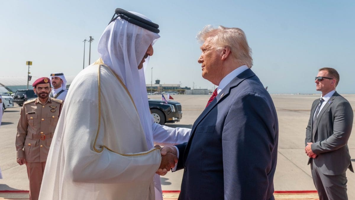 عاجل.. ترامب يصل إلى قطر الآن والأمير تميم يتقدم مستقبليه وعقد اتفاقيات استيراتيجة بين الدوحة وأمريكا