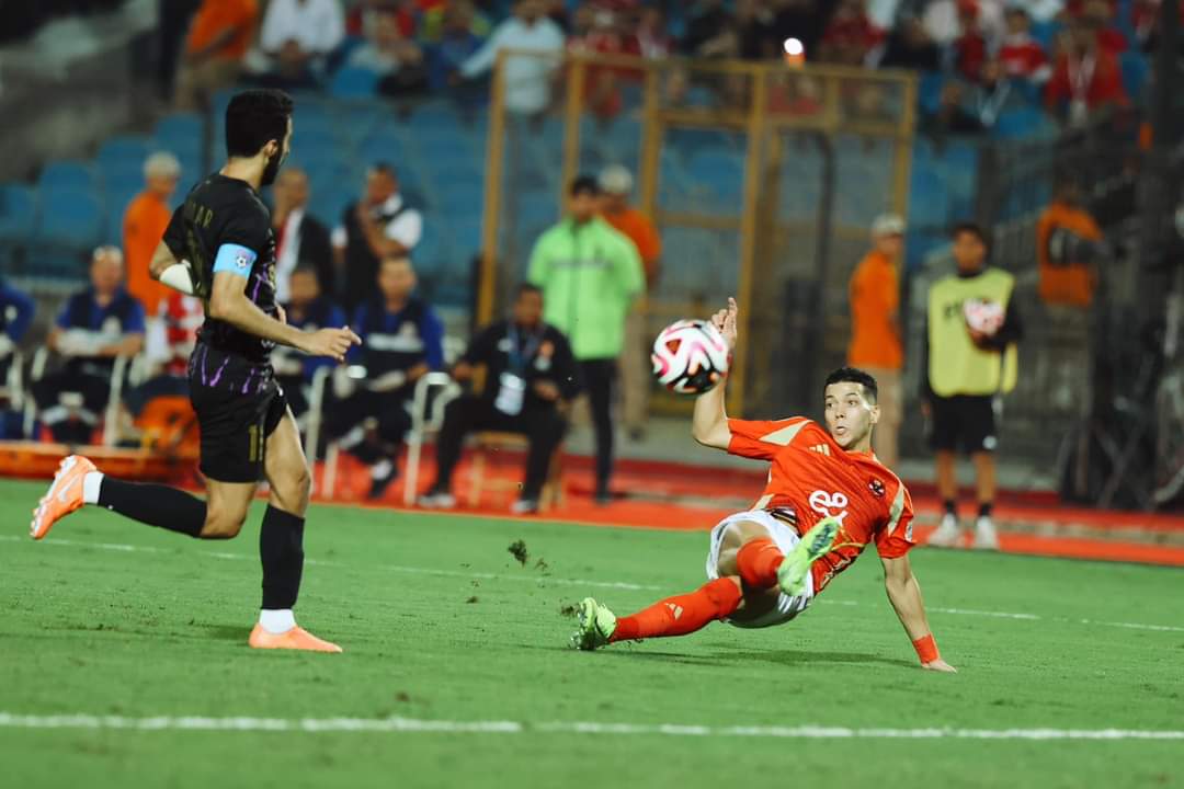 إمام عاشور يرفض عرض المدير الرياضي للأهلي في جلسة لم تكن إيجابية