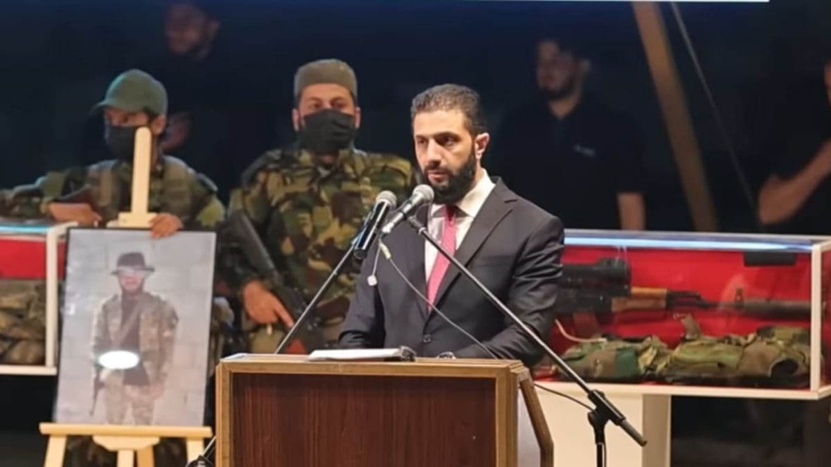 عاجل.. الشرع يقرر صرف منحة عيد الأضحى 500 ألف ليرة لجميع العاملين بالدولة و300 ألف لأصحاب المعاشات