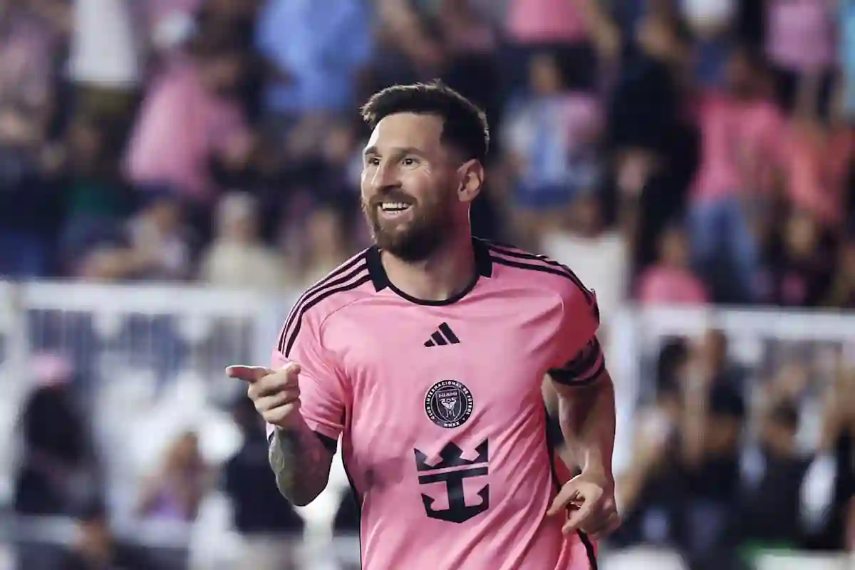 مفاجأة.. محاولات سعودية لضم الأسطورة الأرجنتينية للدوري السعودي للمحترفين 