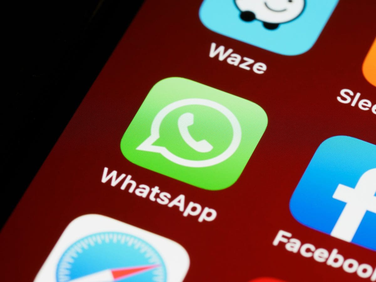 أسمك بدلاً من رقمك واتساب تبدل الرقم الغير مسجل في جهة أتصالك بالإسم
