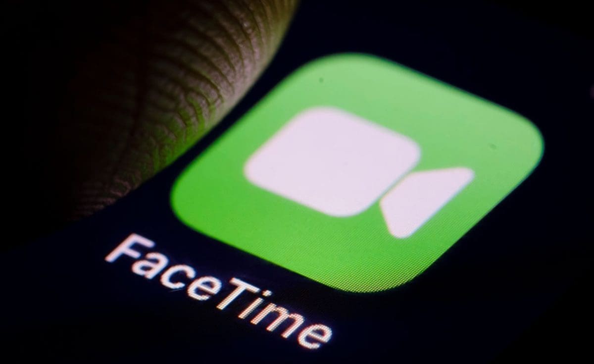 آبل تمنع التعري في مكالمات FaceTime