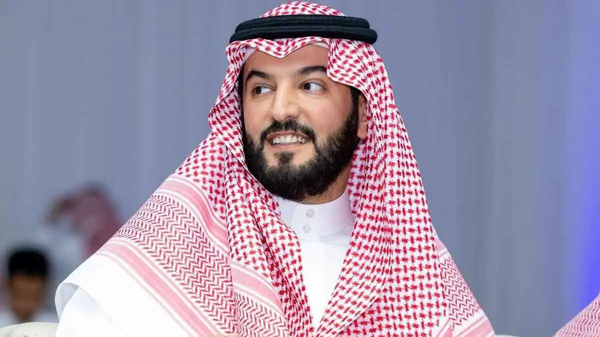 فهد بن نافل مستمر في رئاسة الهلال السعودي