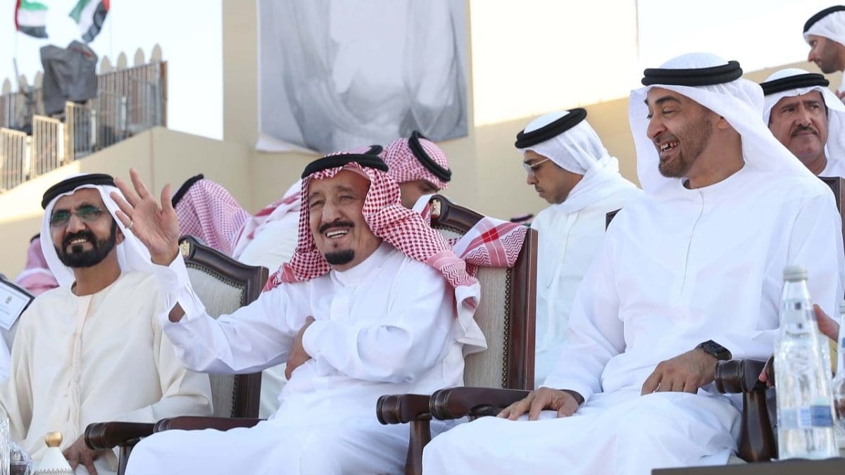 عاجل.. الملك سلمان وولي العهد يرسلون برقيات تهنئة لرئيس الإمارات الشيخ محمد بن زايد