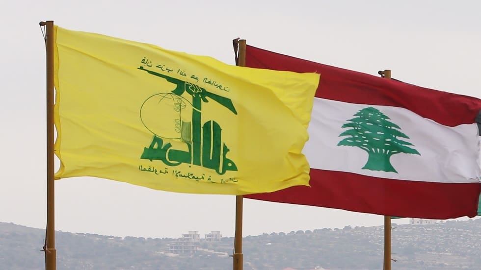حزب الله يهاجم الحكومة اللبنانية بسبب قرارها.. هدية مجانية لإسرائيل