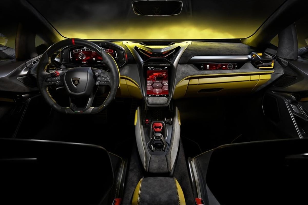 رسميًا كشف النقاب عن سيارةLamborghini Fenomeno ملكة الطرقات الجديدة