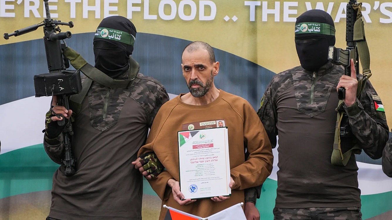 عاجل..حماس تُنهي الجدل حول سلاحها وأسرى إسرائيل ووقف الحرب وتضع نقاط حاسمة في المفاوضات
