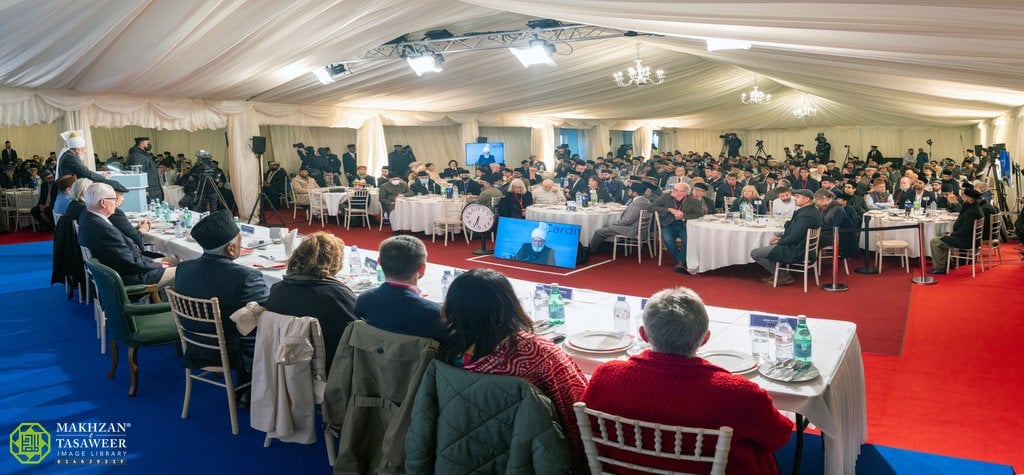 جلسة استعراض اعمال خيرية 