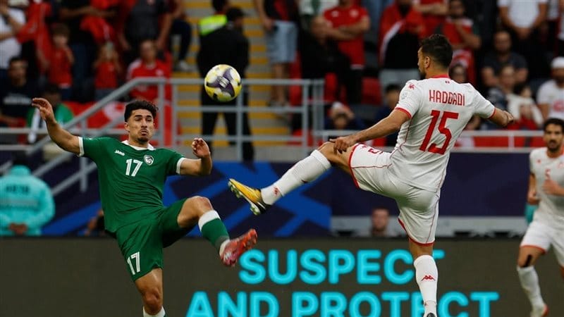 لحظات مواجهة في محاولة لاخد الكرة 