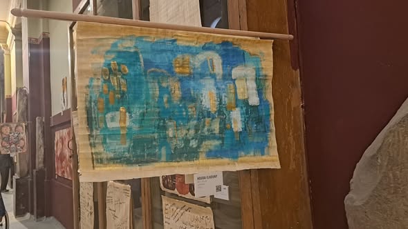 لوحات فنية على ورق البردي 